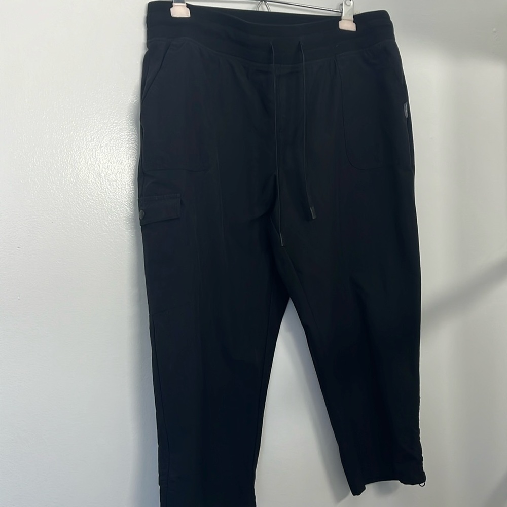 Eddie Bauer Capri cargo pants XL